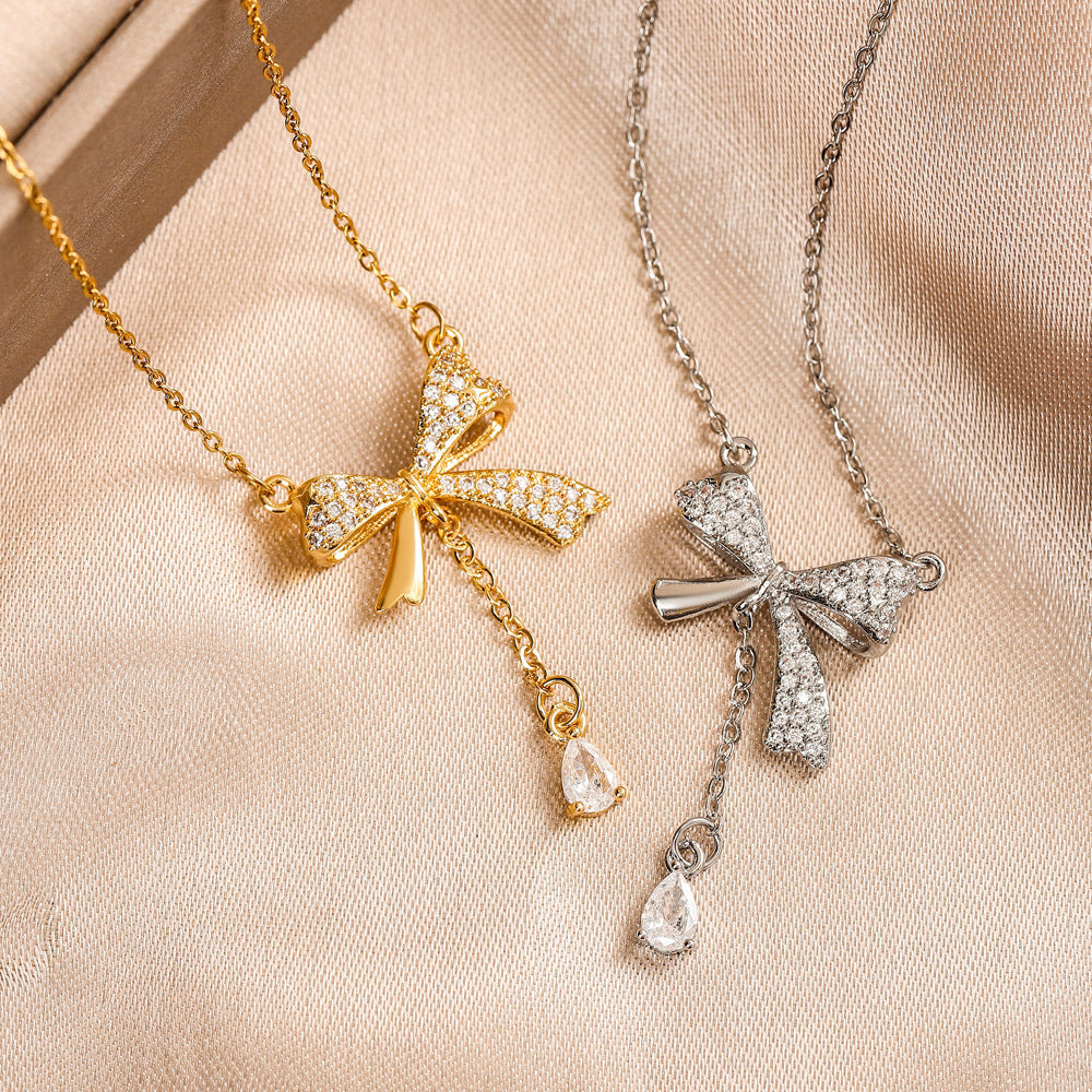 Collier en acier inoxydable avec papillon