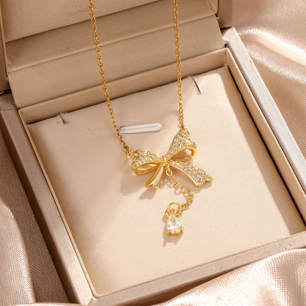 Collier en acier inoxydable avec papillon