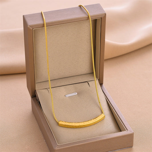 Collier en acier inoxydable avec motif horizontal