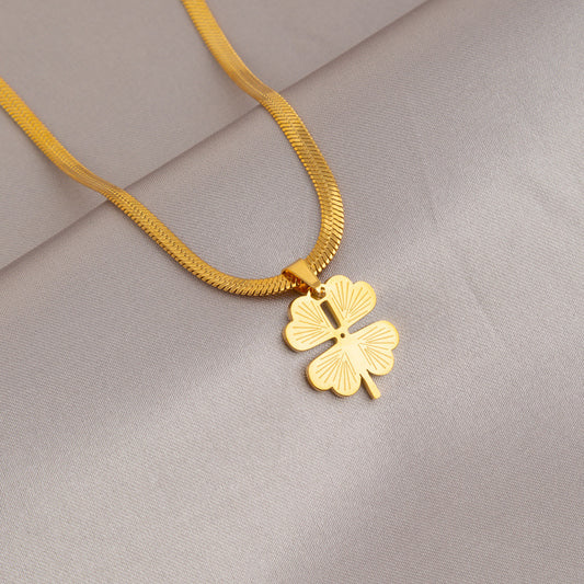 Collier en acier inoxydable avec trèfle à quatre feuilles