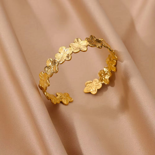 Women's stainless steel bracelet - Openwork flower